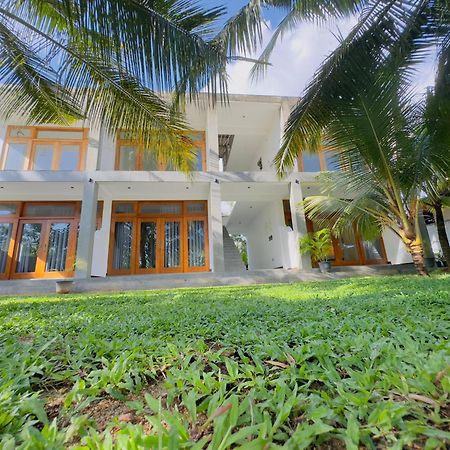 New Ocean Breeze Madiha Hotel Matara Exterior foto
