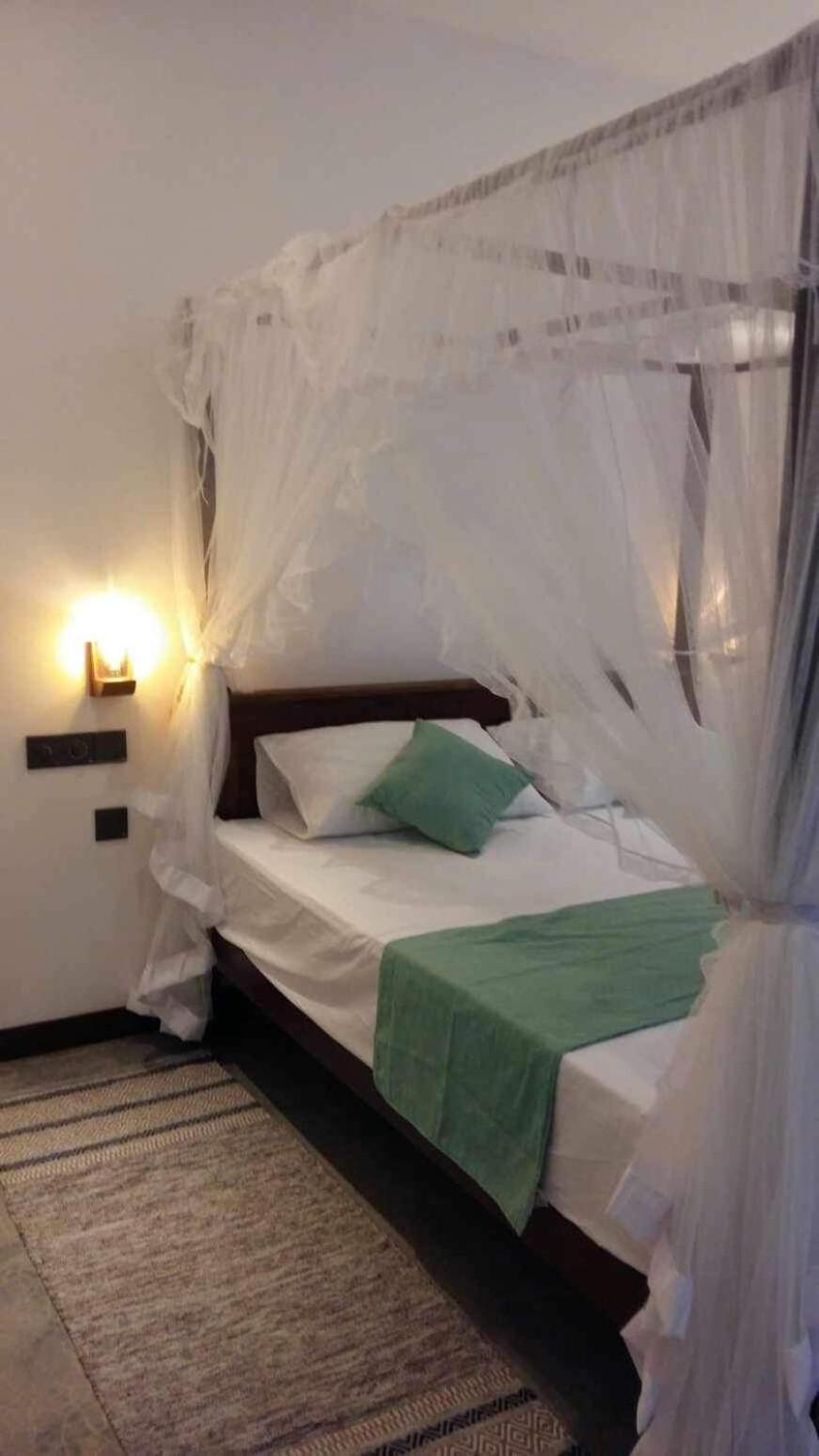 New Ocean Breeze Madiha Hotel Matara Exterior foto
