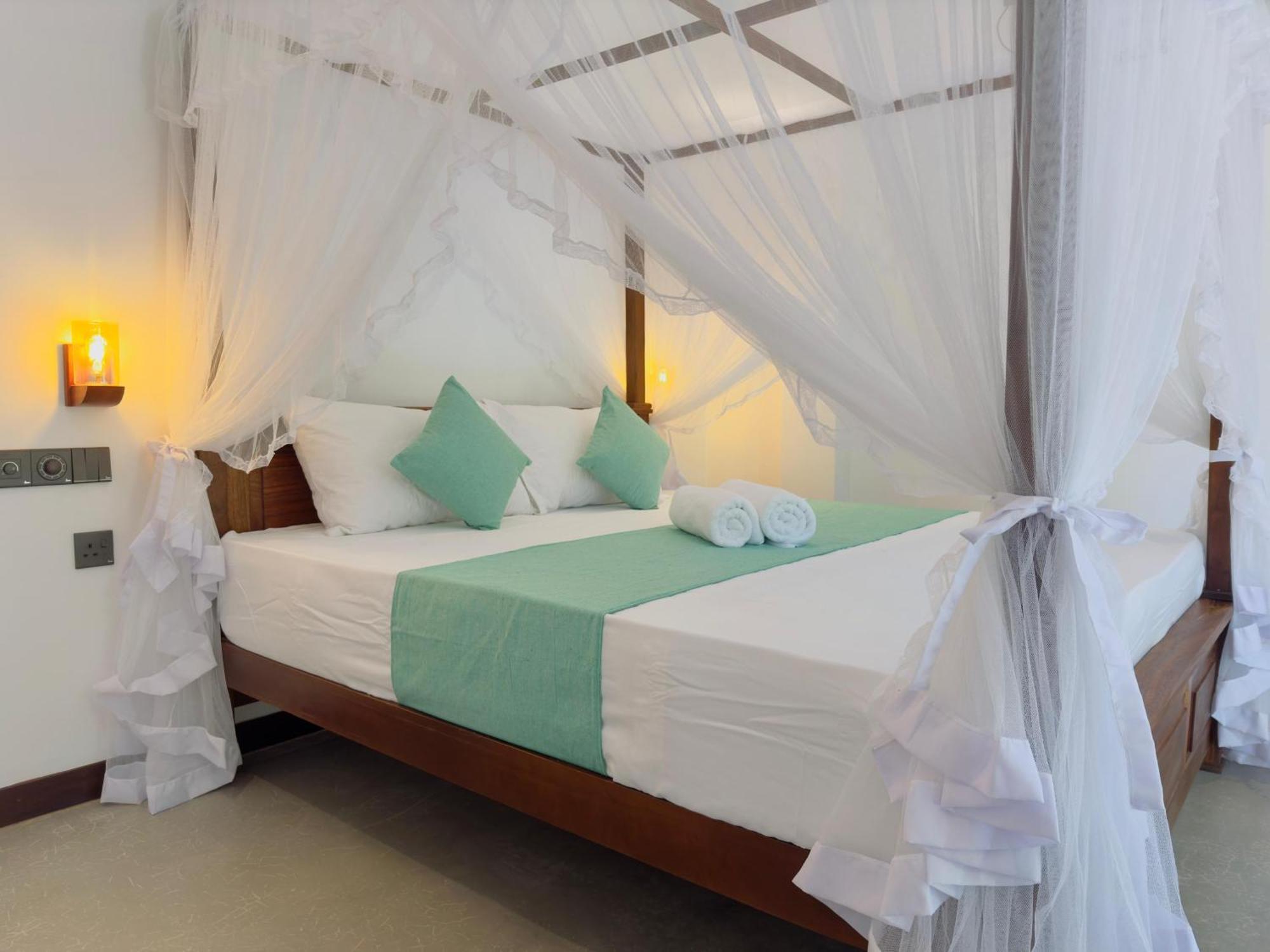 New Ocean Breeze Madiha Hotel Matara Exterior foto