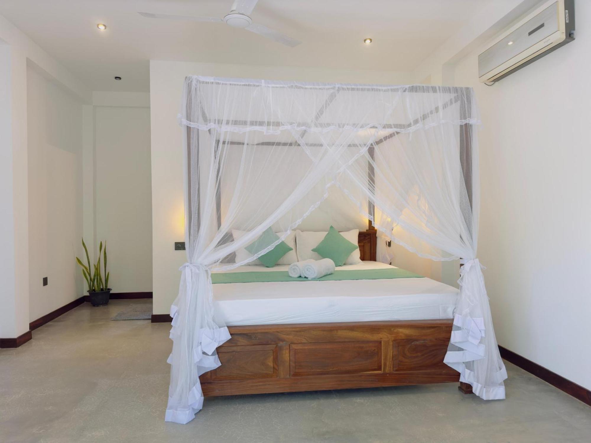 New Ocean Breeze Madiha Hotel Matara Exterior foto