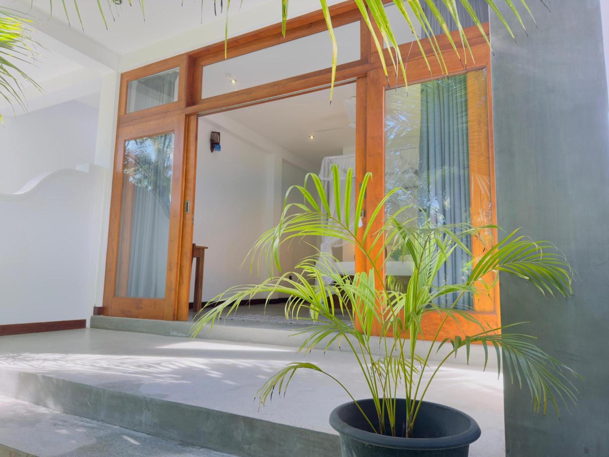 New Ocean Breeze Madiha Hotel Matara Exterior foto